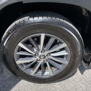 صورة 18 لـ 2018 Toyota HIGHLANDER XLE