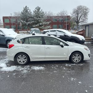 SUBARU IMPREZA 2.0I PREMIUM - 10