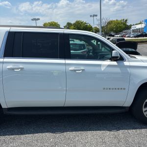 CHEVROLET SUBURBAN - 10