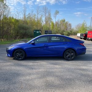 HYUNDAI ELANTRA SEL - 3