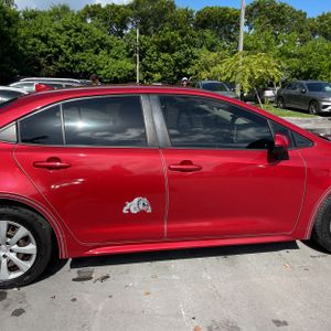 2021 Toyota COROLLA LE photo 10