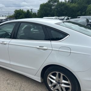 FORD FUSION SE - 5