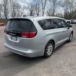 CHRYSLER VOYAGER LX - 8