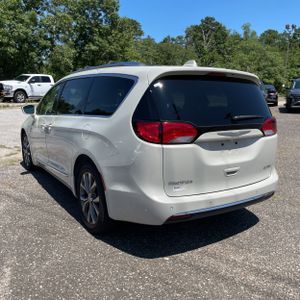 صورة 5 لـ 2017 Chrysler PACIFICA LIMITED