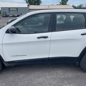 2016 JEEP CHEROKEE SPORT photo 4