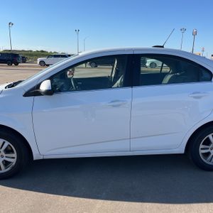 CHEVROLET SONIC LT MANUAL - 4