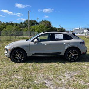 PORSCHE MACAN - 3