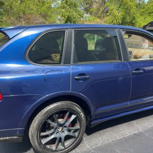 PORSCHE CAYENNE GTS - 9