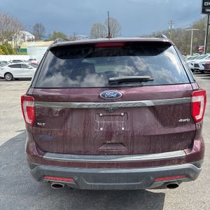 FORD EXPLORER XLT - 4