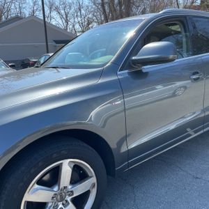 AUDI Q5 PREMIUM PLUS - 2