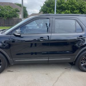 FORD EXPLORER XLT - 4