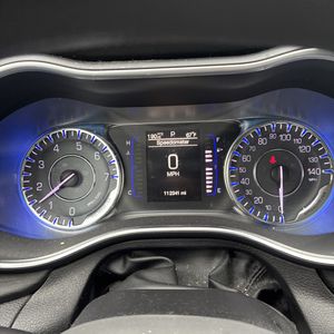 2015 Chrysler 200 LIMITED thumbnail 36