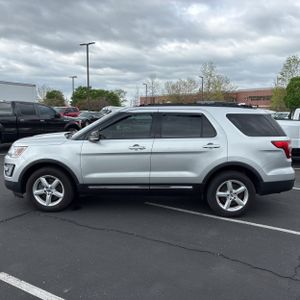 FORD EXPLORER XLT - 3