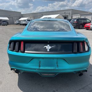 FORD MUSTANG V6 - 7