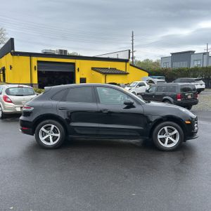 PORSCHE MACAN BASE - 10
