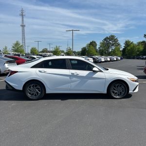 HYUNDAI ELANTRA SEL - 10