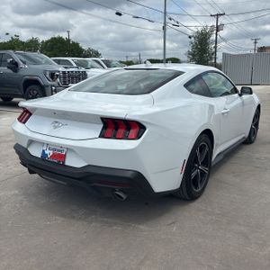 FORD MUSTANG ECOBOOST - 8