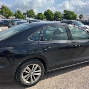 VOLKSWAGEN PASSAT S - 7