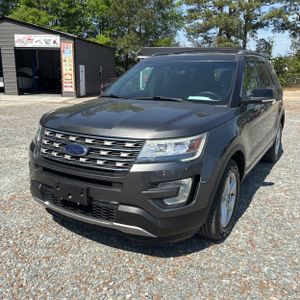 FORD EXPLORER XLT - 1