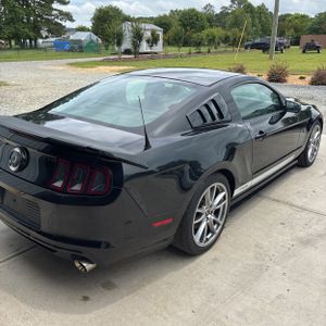 FORD MUSTANG V6 - 8