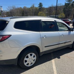 CHEVROLET TRAVERSE LS - 9