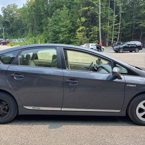 2012 Toyota PRIUS THREE — миниатюра 11