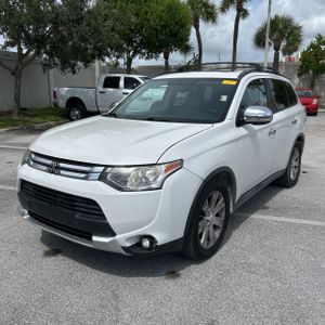 2015 Mitsubishi OUTLANDER SE — фото 1