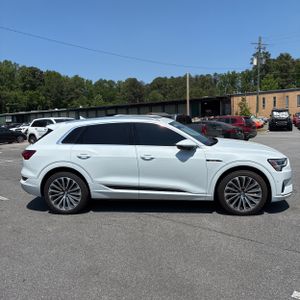 AUDI E-TRON QUATTRO PRESTIGE - 10