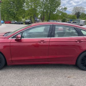 FORD FUSION SE - 4