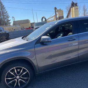 MERCEDES-BENZ GLA - 2