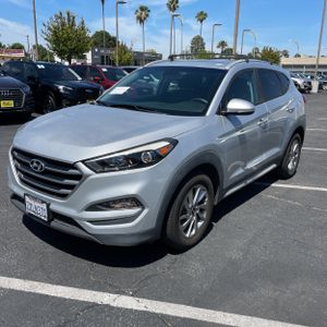 HYUNDAI TUCSON SE PLUS - 1