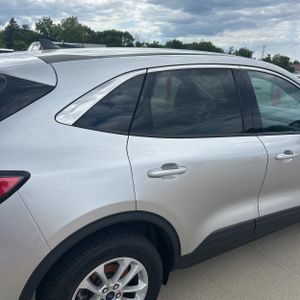 صورة 9 لـ 2020 FORD ESCAPE SE