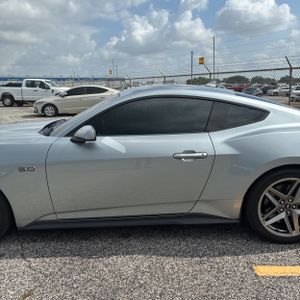 FORD MUSTANG GT PREMIUM - 4