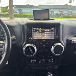 صورة مصغرة 37 لـ 2015 JEEP WRANGLER SAHARA