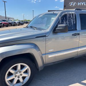 JEEP LIBERTY SPORT - 2