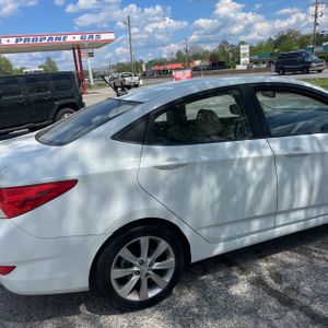 HYUNDAI ACCENT GLS - 8