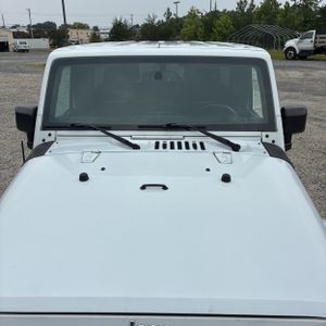 صورة مصغرة 15 لـ 2015 JEEP WRANGLER UNLIMITED SAHARA