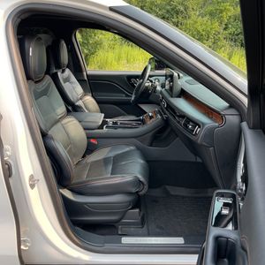 صورة مصغرة 32 لـ 2025 Lincoln AVIATOR BLACK LABEL