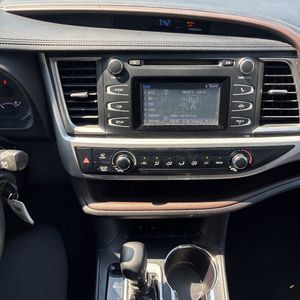 2018 Toyota HIGHLANDER LE thumbnail 37