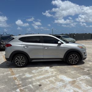 HYUNDAI TUCSON LIMITED - 10