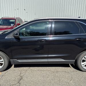 FORD EDGE SEL - 4