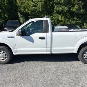 FORD F-150 XL - 4