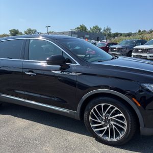 2019 Lincoln NAUTILUS RESERVE thumbnail 13