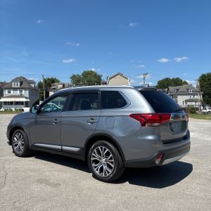 2017 Mitsubishi OUTLANDER SEL — фото 3