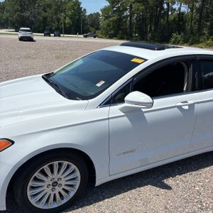 صورة 2 لـ 2013 FORD FUSION HYBRID SE