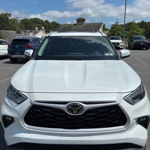 صورة 15 لـ 2023 Toyota HIGHLANDER XLE