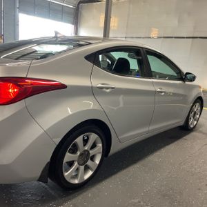 2013 Hyundai ELANTRA LIMITED photo 9