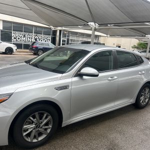 KIA OPTIMA LX - 2