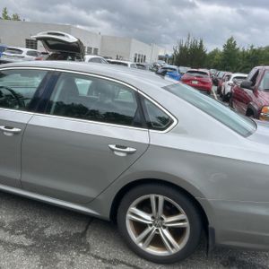 2014 Volkswagen PASSAT 2.0L TDI SE photo 6