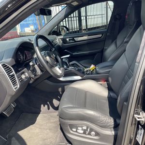 صورة 57 لـ 2020 Porsche CAYENNE TURBO